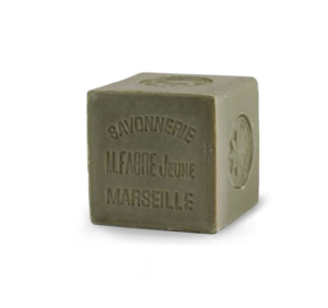 Le savon de Marseille est un savon naturel et doux, qui peut être utilisé pour nettoyer de nombreux articles ménagers, y compris la vaisselle.